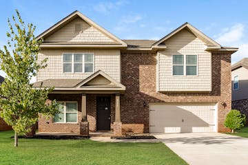 213 IRON CIR MERIDIANVILLE, AL 35759